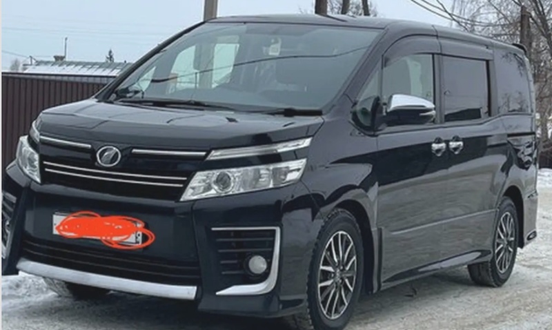 Лобовое стекло от Toyota Voxy